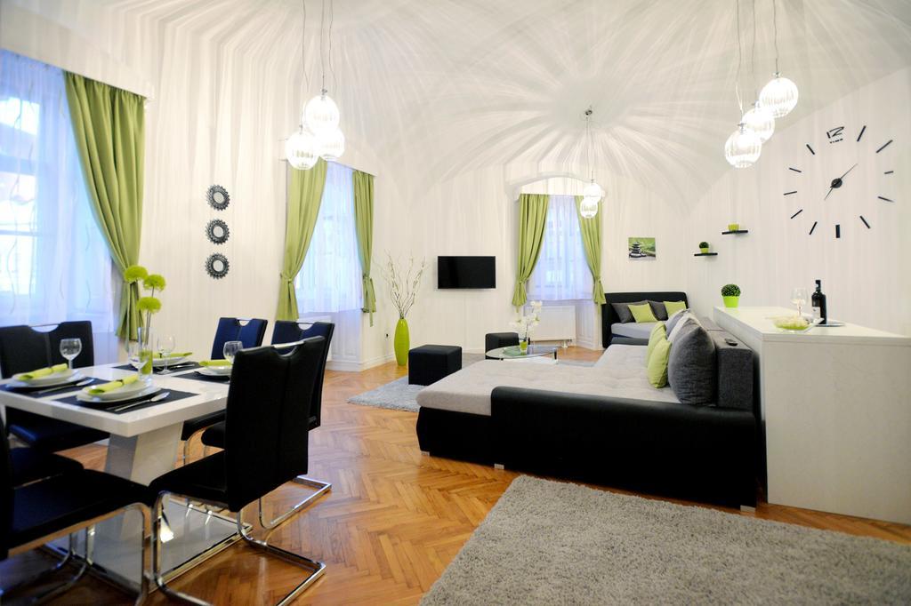 Varkapitany Apartman Eger Extérieur photo