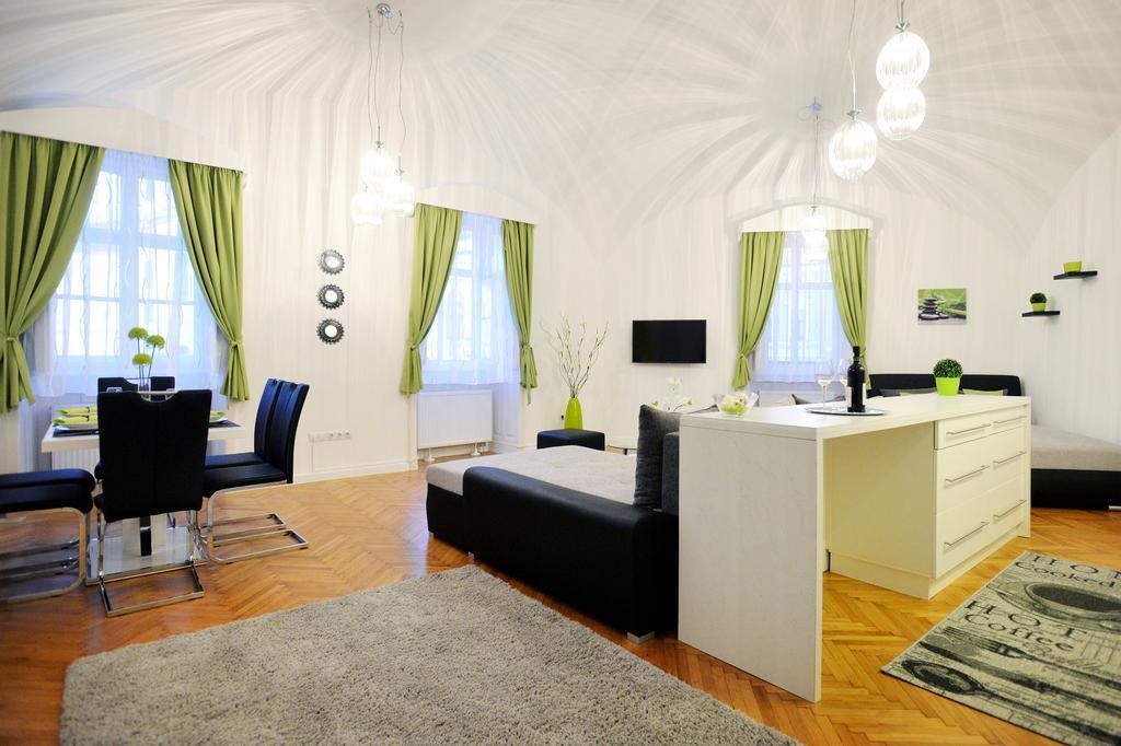 Varkapitany Apartman Eger Extérieur photo