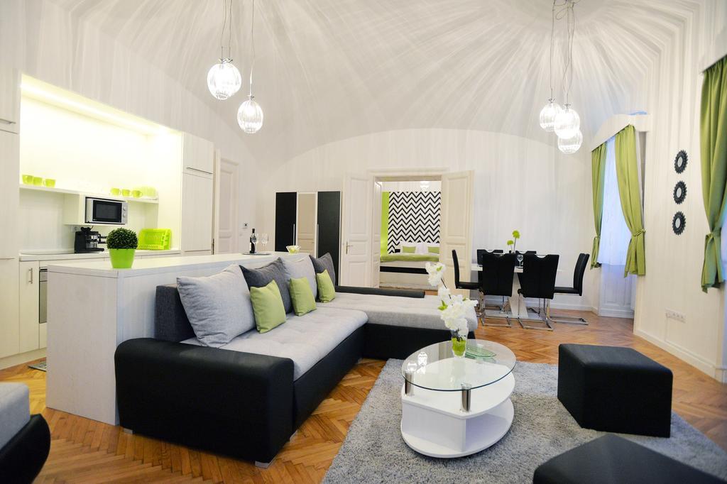 Varkapitany Apartman Eger Extérieur photo
